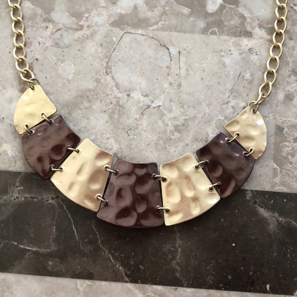 🎉5 for $20🎉Gold and Brown Statement Necklace - Picture 3 of 3